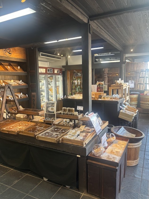 米沢市おたまや店内