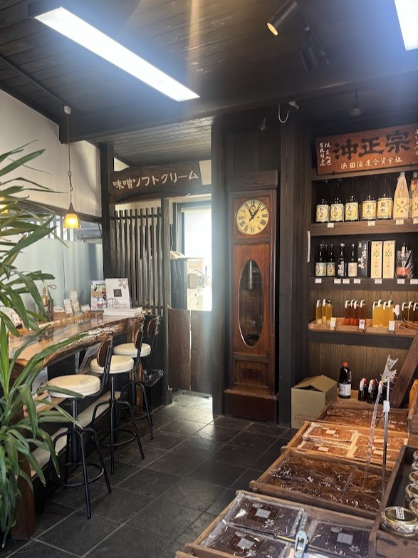米沢市おたまや店内