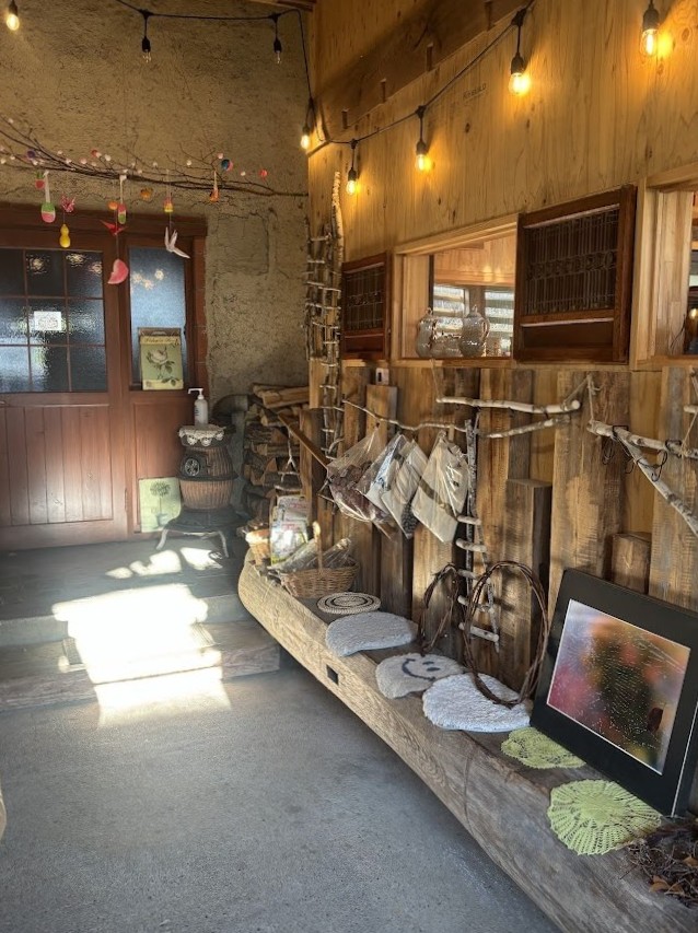 フォンケーキ専門店にんまるの店内